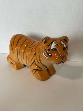 Vintage Artesania Rinconada Uruguay Hand-Carved Ceramic Tiger Figurine